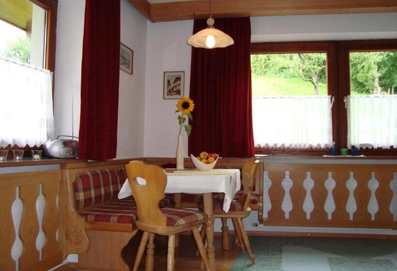 침실 1개 발코니 아파트, Jagerhof