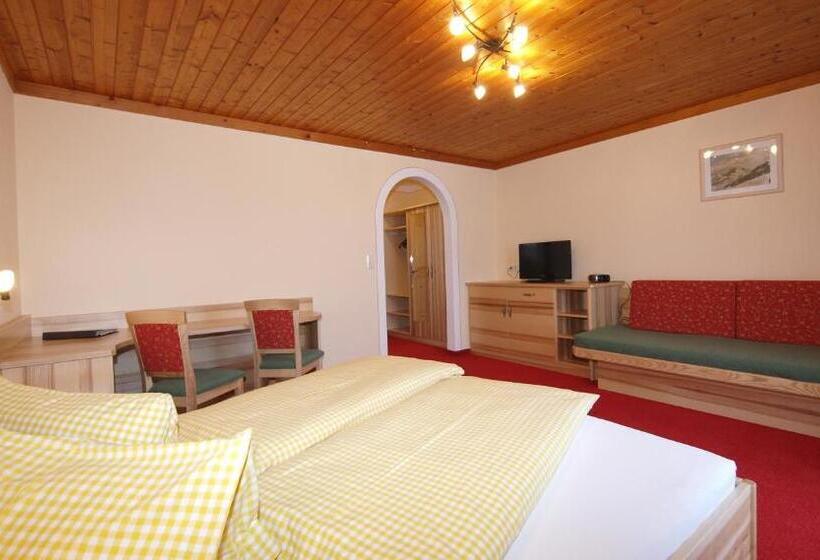 آپارتمان 2 خوابه, Moarbauer