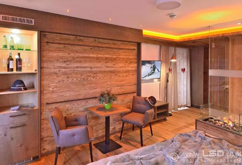 バルコニー付きデラックスルーム, Berghotel Pointenhof