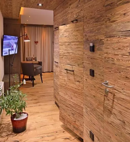 バルコニー付きデラックスルーム, Berghotel Pointenhof