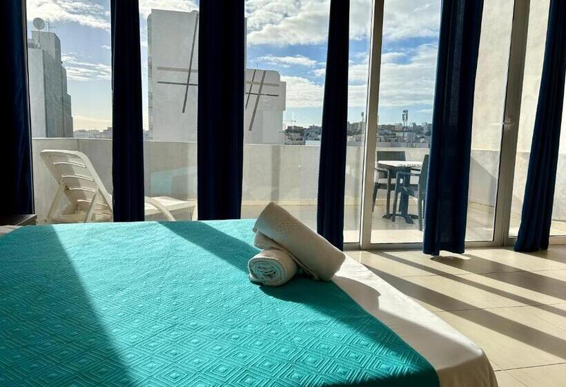 4인용 스탠다드 룸, Flamingo Hotel Malta