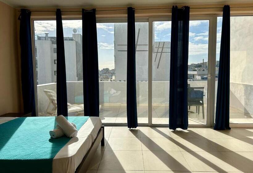 4인용 스탠다드 룸, Flamingo Hotel Malta