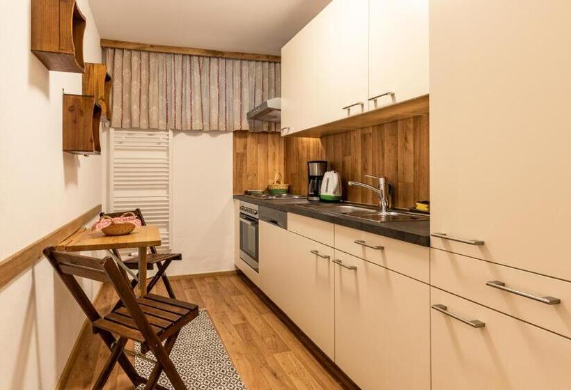 带1个卧室的带阳台的公寓, Flora Das Kleine Garten