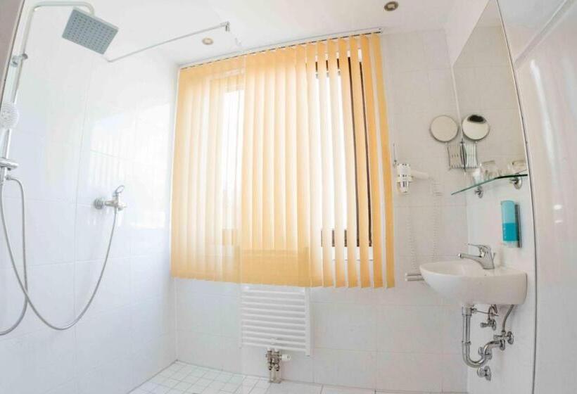 جناح عائلي, Bellevue