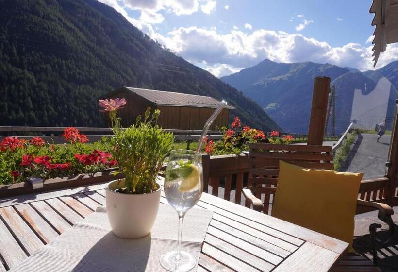 חדר סטנדרט עם מרפסת, Naturhotel Berghof