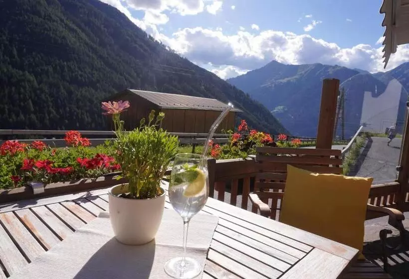 バルコニー付きスタンダードルーム, Naturhotel Berghof