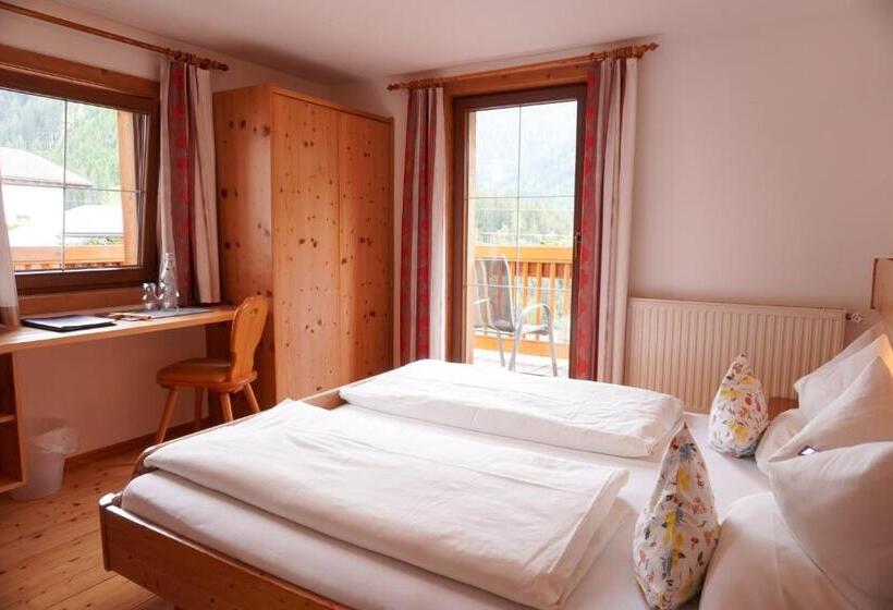 חדר סטנדרט עם מרפסת, Naturhotel Berghof