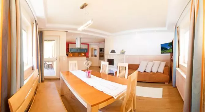 2 Bedroom Apartment With Garden, Brunnenhof