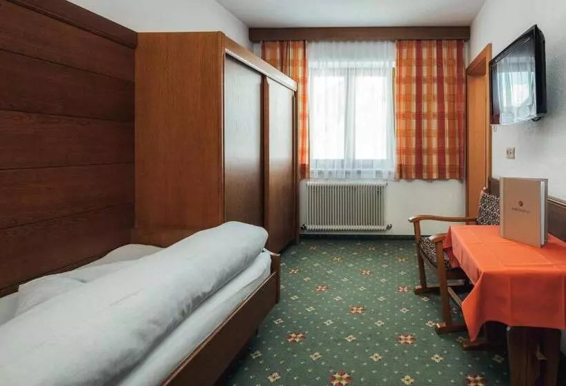 Standard Yhden Hengen Huone, Edelweiss Superior