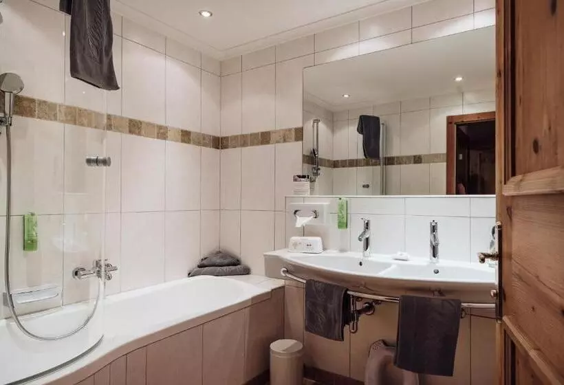 Perhehuone, Familienresort Ellmauhof Das Echte All Inclusive
