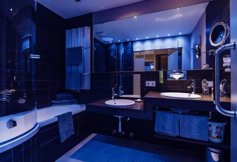 Sviitti Parveke, Familienresort Ellmauhof Das Echte All Inclusive