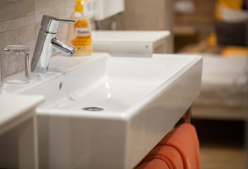 اتاق خانوادگی, Gasthaus Pension Reiterklause