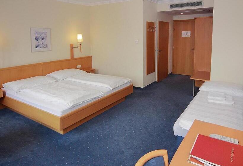 Номер Стандарт Трехместный, Goldener Adler