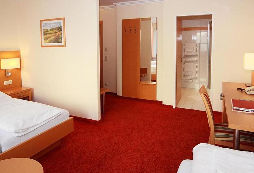 Номер Стандарт Трехместный, Goldener Adler