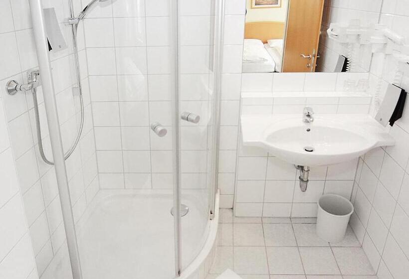 Номер Стандарт Трехместный, Goldener Adler