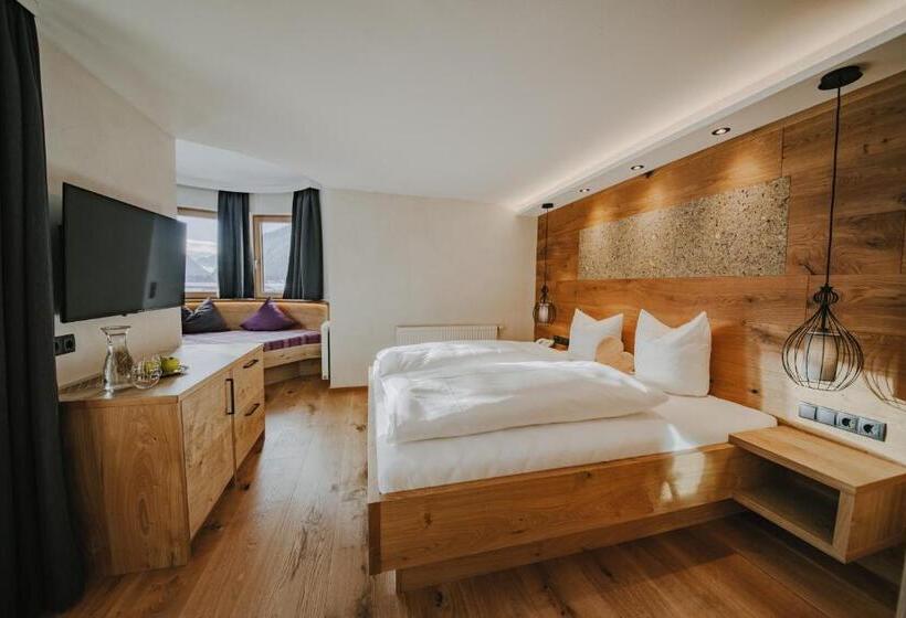 Номер Superior с Балконом, Loisi S Boutique