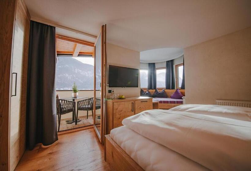 Номер Superior с Балконом, Loisi S Boutique