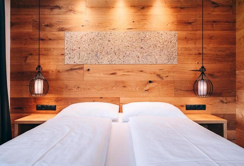 Номер Superior с Балконом, Loisi S Boutique