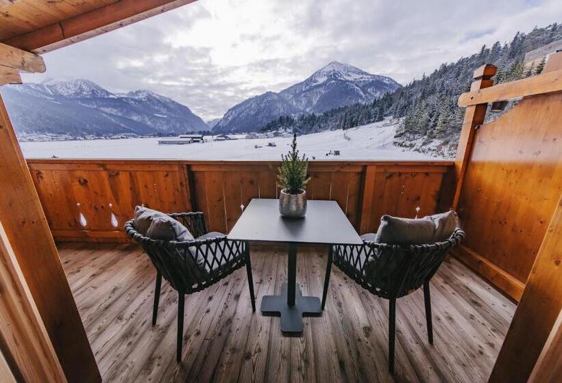 Номер Deluxe с Балконом, Loisi S Boutique