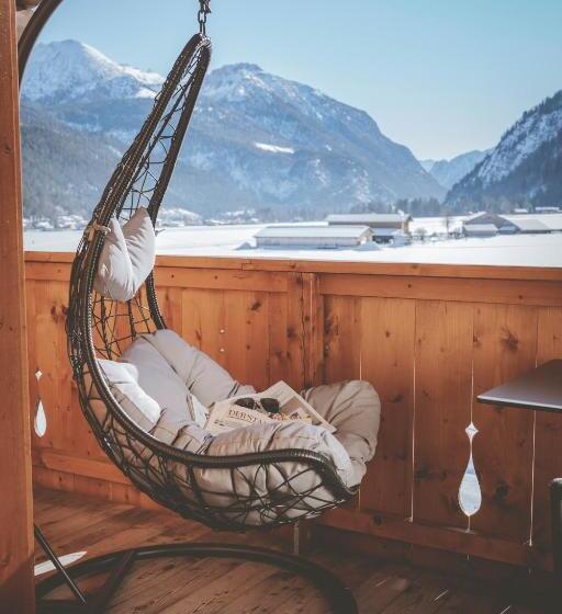 Номер Deluxe с Балконом, Loisi S Boutique