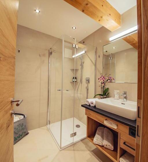 Номер Deluxe с Балконом, Loisi S Boutique