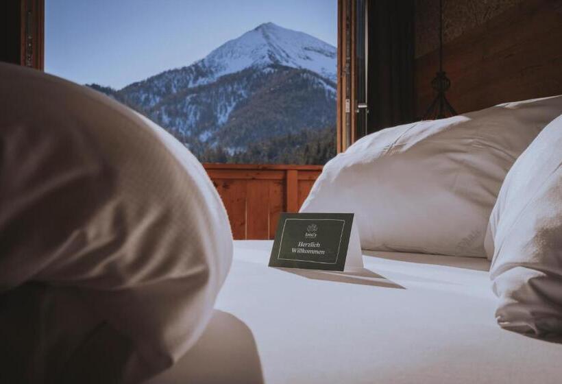 Номер Deluxe с Балконом, Loisi S Boutique