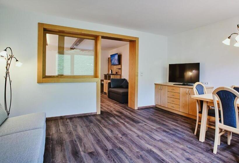 スイート, Rustika