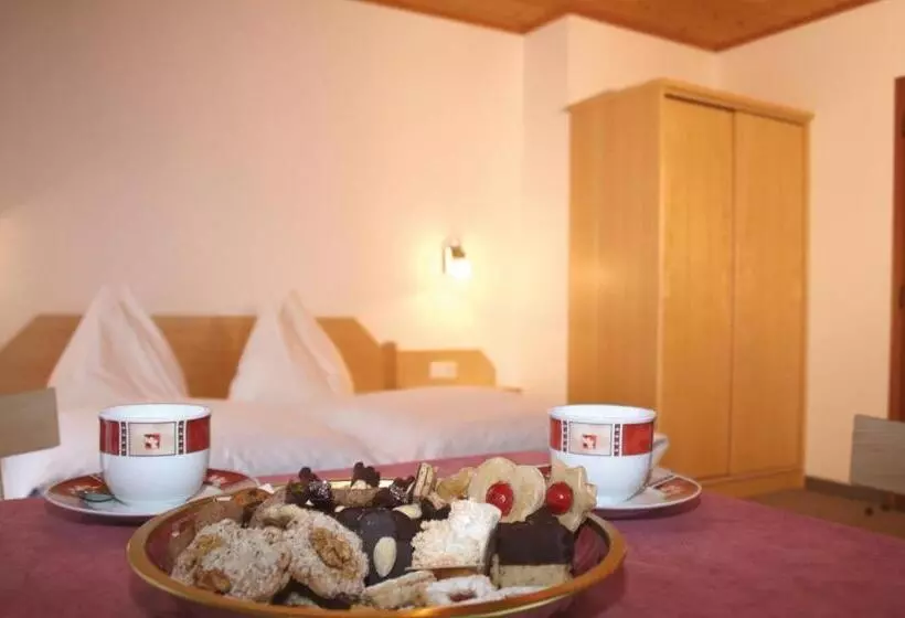 スタンダードトリプルルーム, Gästehaus Schwoagerhof
