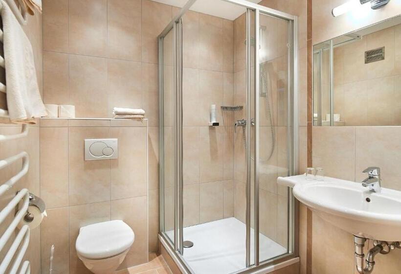 חדר קומפורט, Stockerwirt