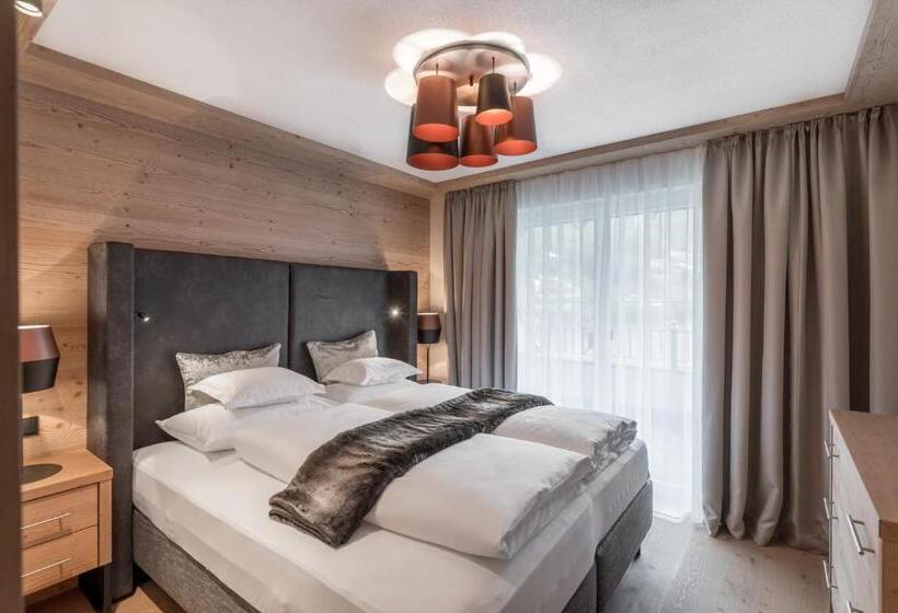 2 Bedroom Suite with Balcony, The Secret Sölden