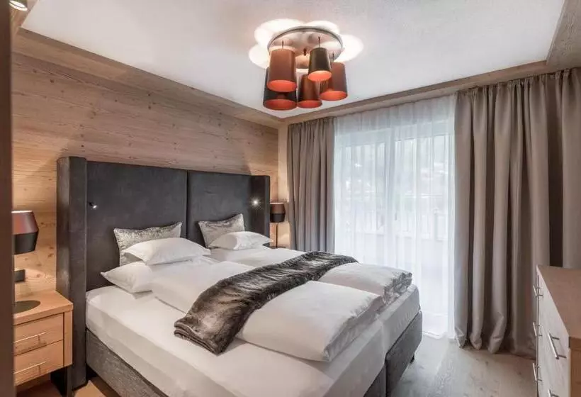 2 Bedroom Suite with Balcony, The Secret Sölden