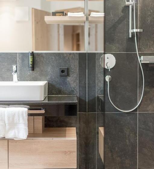 2 Bedroom Suite with Balcony, The Secret Sölden