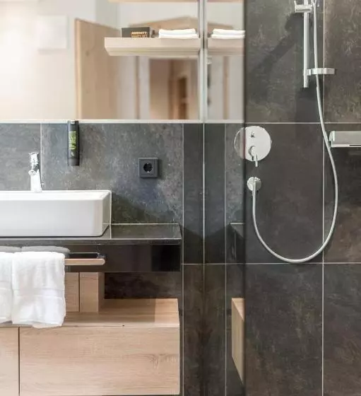 2 Bedroom Suite with Balcony, The Secret Sölden