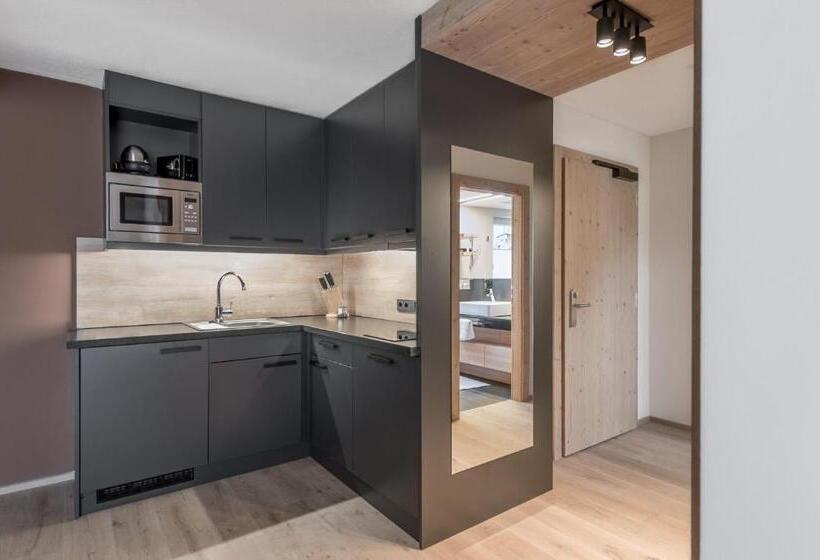 Люкс, The Secret Sölden