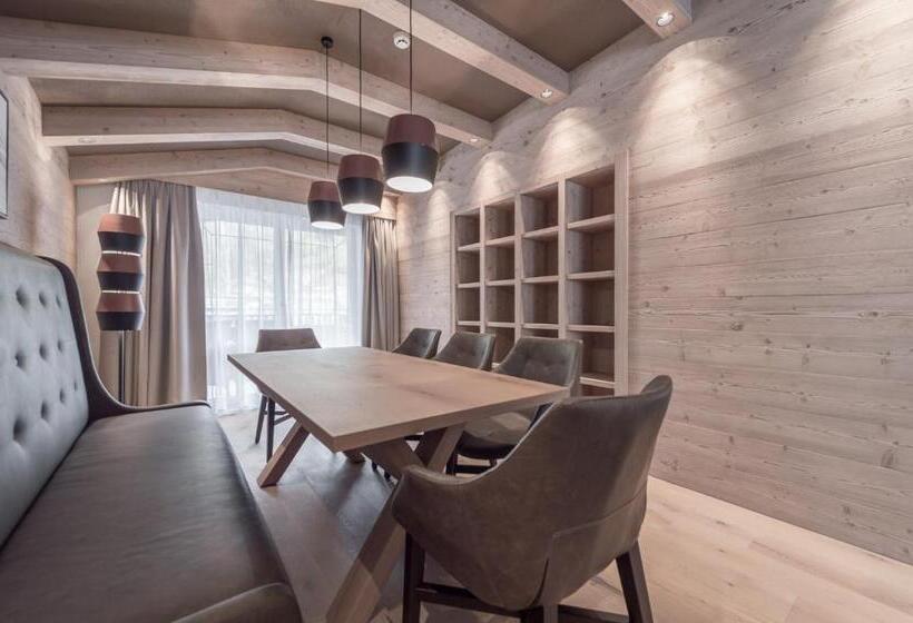 Люкс 3 Спальни, The Secret Sölden