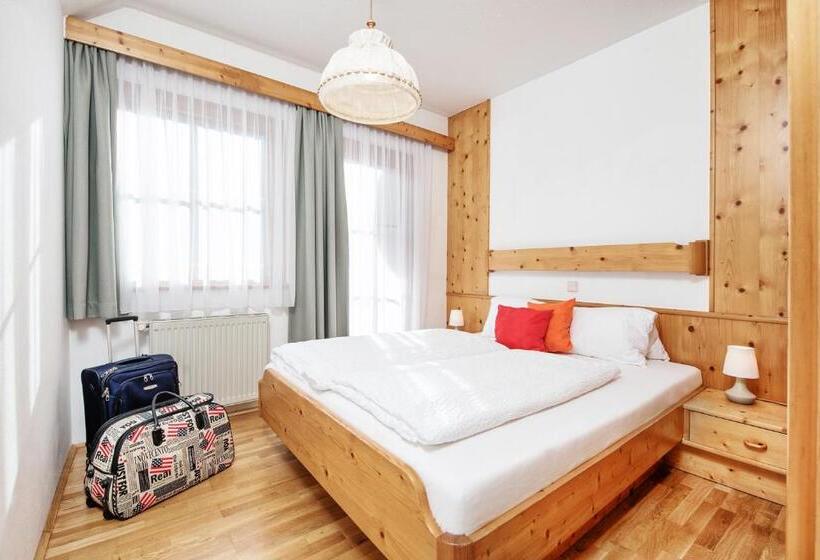 شقة غرفتين نوم مزودة بشُرفة, Wellness Landhaus Parth