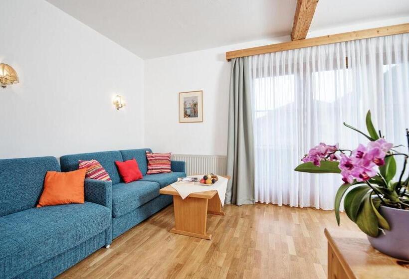 Апартаменты 2 Спальни с Балконом, Wellness Landhaus Parth