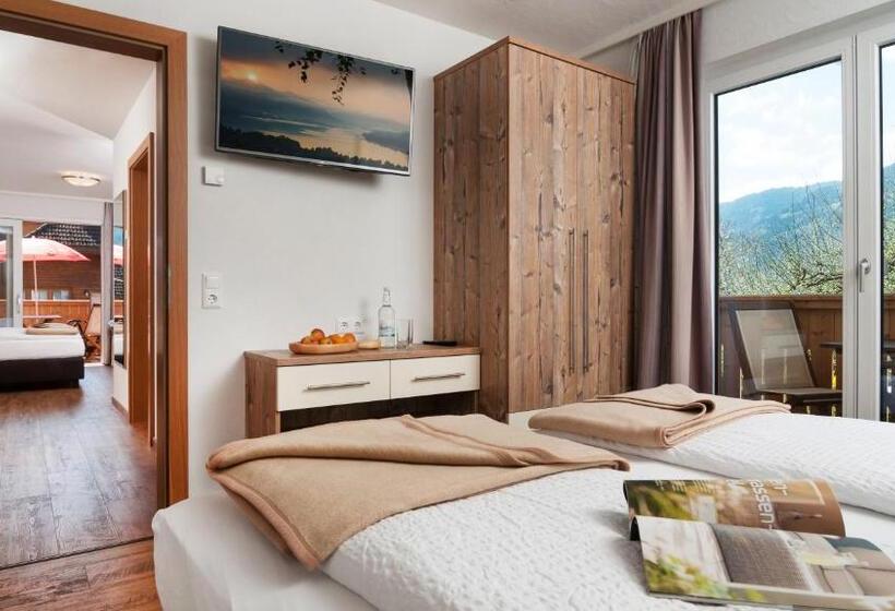 جناح جونيور, Wellness Landhaus Parth