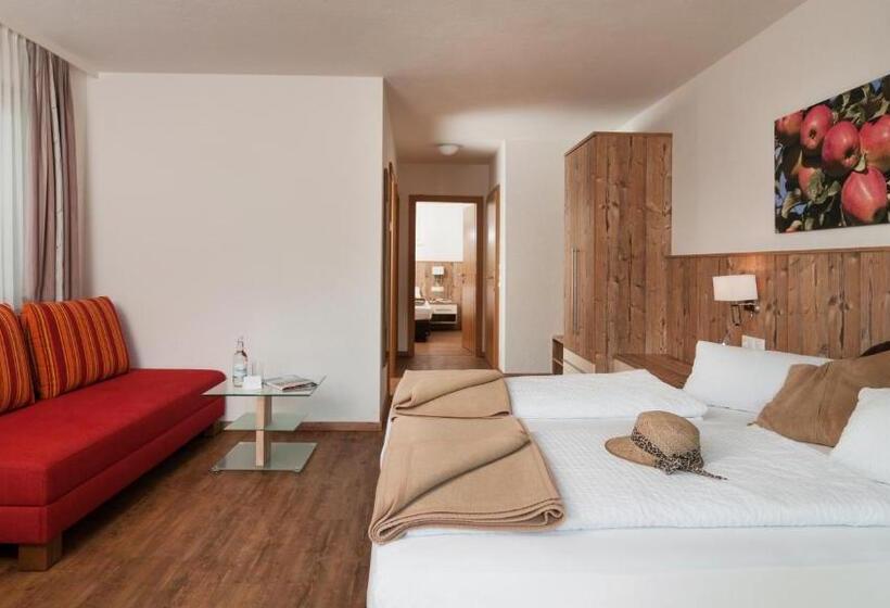 جناح جونيور, Wellness Landhaus Parth