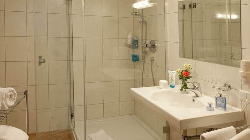 标准间, Zum Hirschen