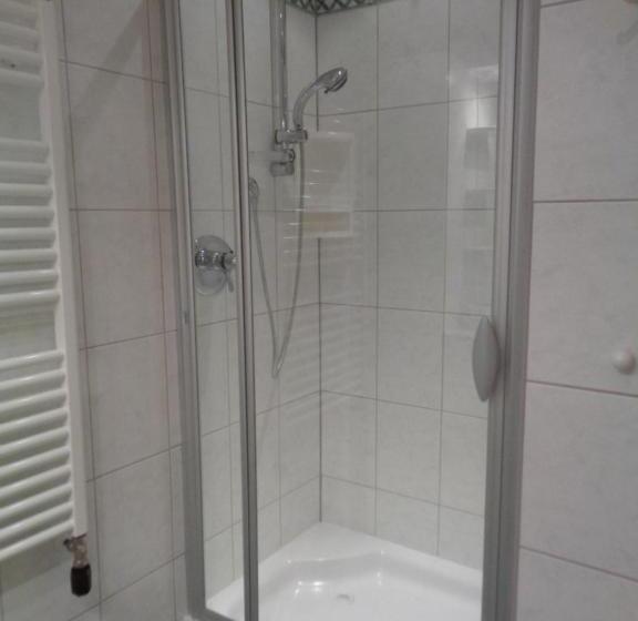 2ベッドルームアパートメント, Stroblbauernhof