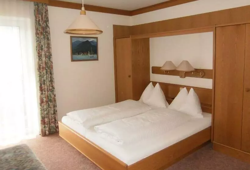 Comfort room with balcony, Pension Salzburger Hof