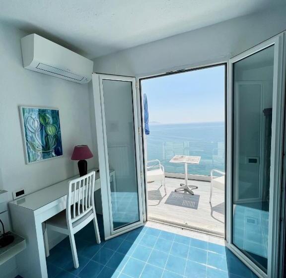 חדר דלוקס עם מרפסת נוף לים, Casa Sofia