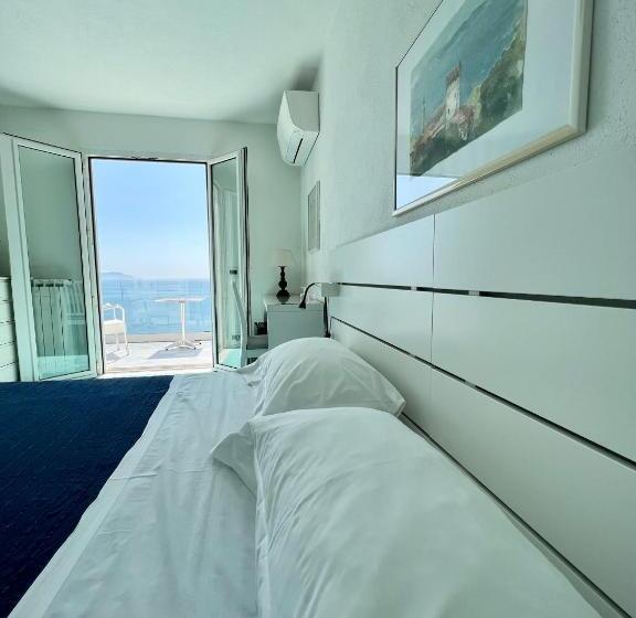 חדר דלוקס עם מרפסת נוף לים, Casa Sofia