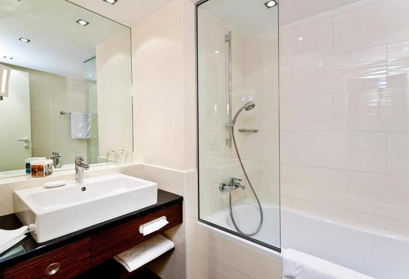 סוויטת ג'וניור עם מרפסת, Casinohotel Velden