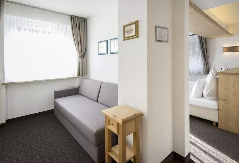 山の見えるジュニアスイート, Chalet Hotel Hartmann – Adults Only