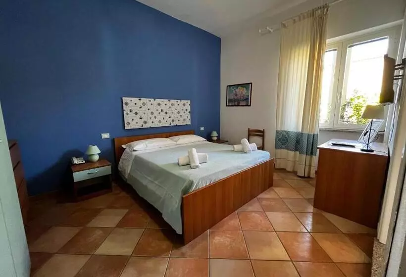 Economy-huone, Frassetto