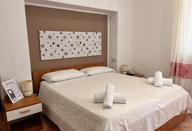 اتاق اکونومی, Frassetto