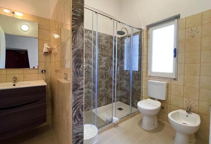 اتاق استاندارد با چشمانداز باغ, Frassetto