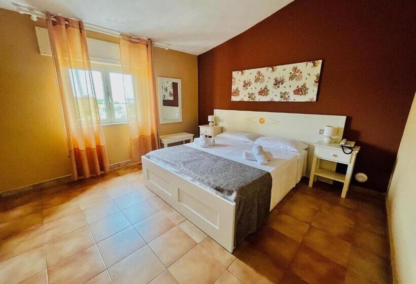 اتاق استاندارد با بالکن و چشمانداز دریا, Frassetto